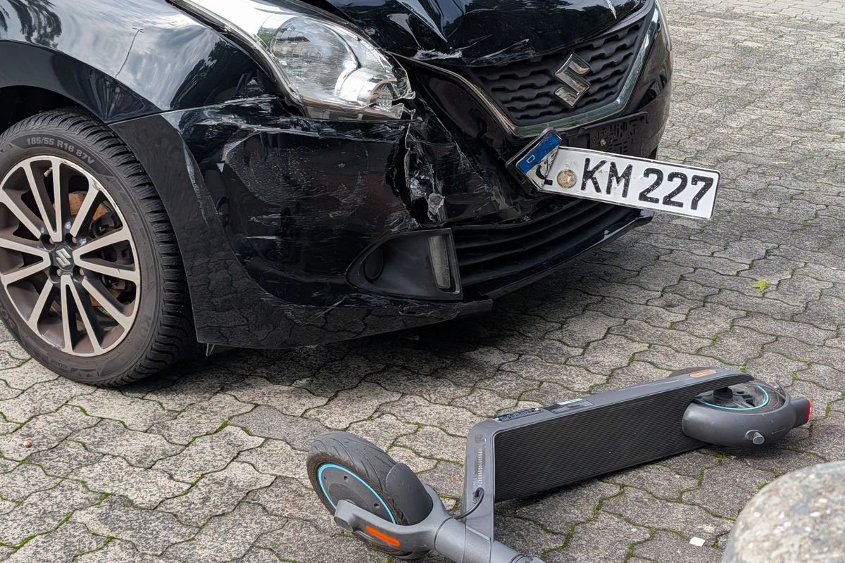 Damaged vehicle with broken windshield illustrating motor claim damage in the UAE